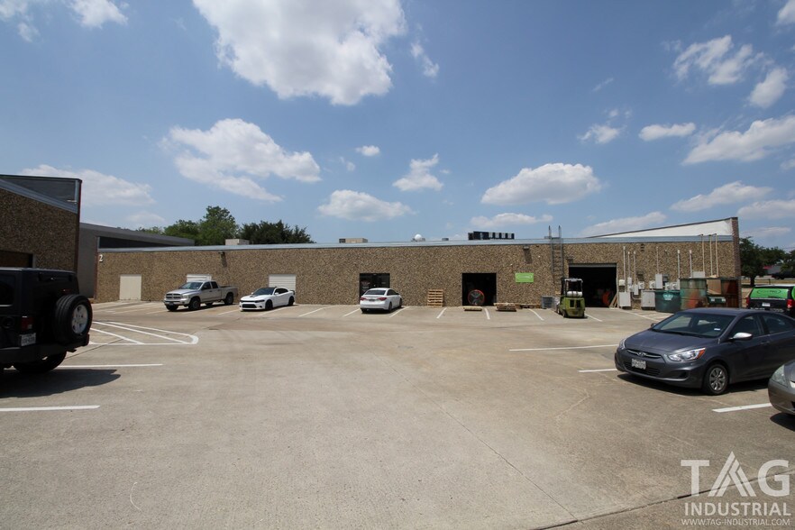 More Photos Of 1611 N Interstate 35E, Carrollton Research And Development For Lease