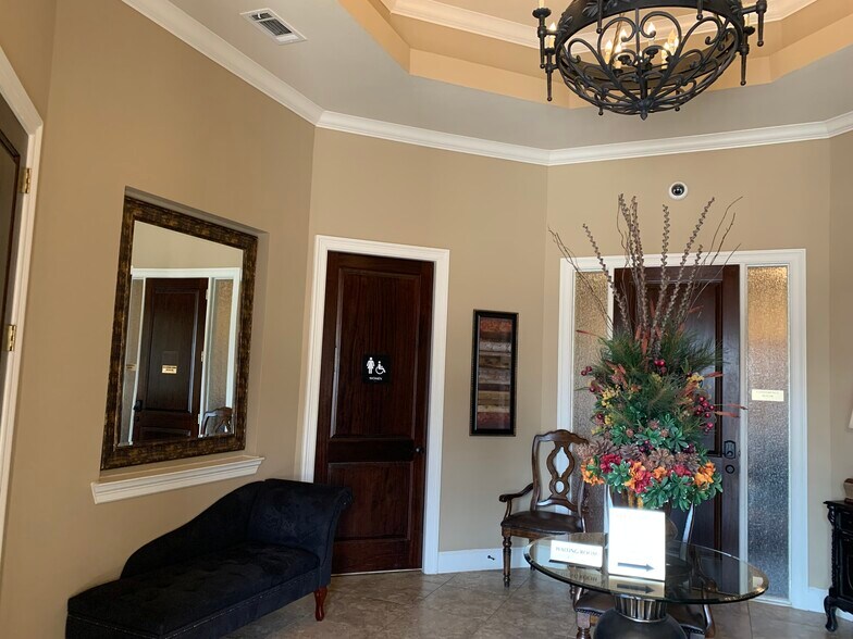 More Photos Of 26205 Oak Ridge Dr, Spring Medical For Lease