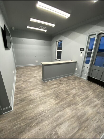 More Photos Of 308 W Eastbank Dr, Gonzales Industrial For Sale