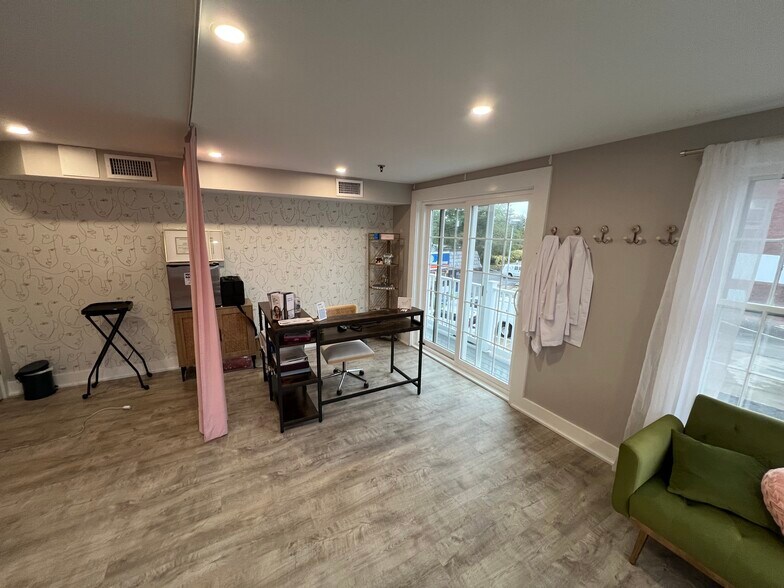 More Photos Of 226 York St, York Office For Lease