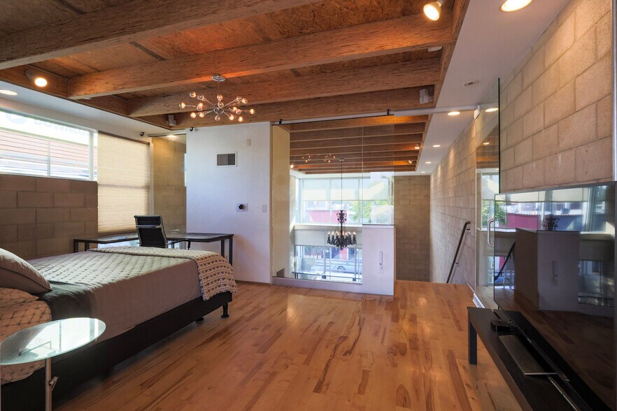 More Photos Of 6615-6621 Melrose Ave, Los Angeles Loft Creative Space For Sale