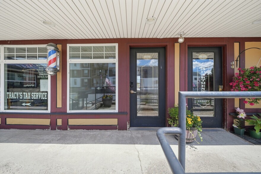 More Photos Of 165 Kelley St, Manchester Storefront Retail Residential For Lease