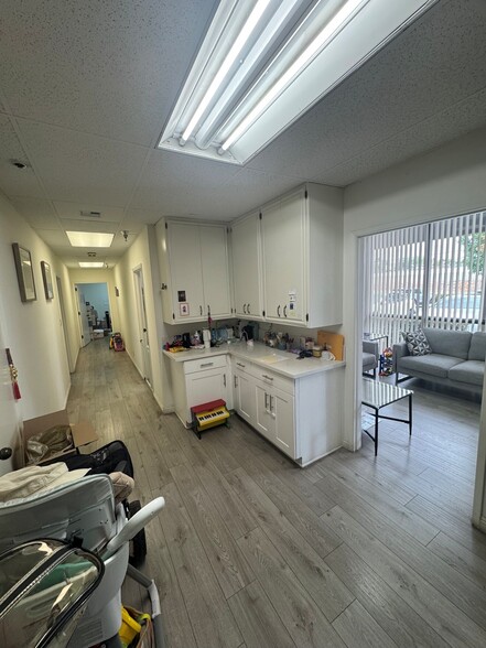 More Photos Of 950 W Central Ave, Brea Warehouse For Sale