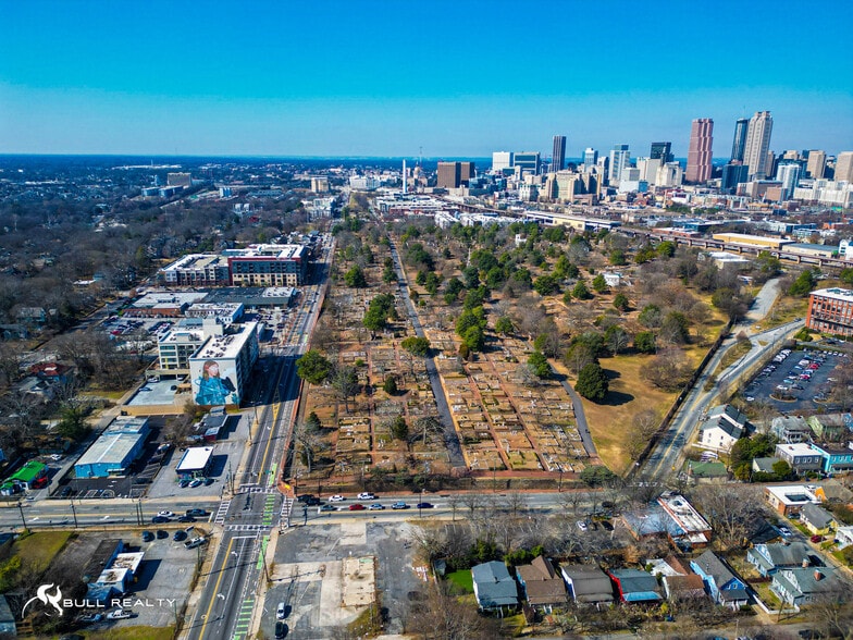 More Photos Of 242 SE Boulevard, Atlanta Restaurant For Sale