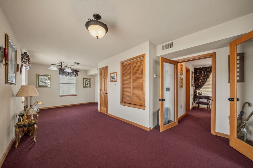 More Photos Of 104 N 3rd St, Heber Springs Office For Sale