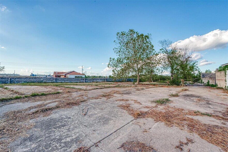 More Photos Of 117 County Road 227, East Bernard Land For Sale