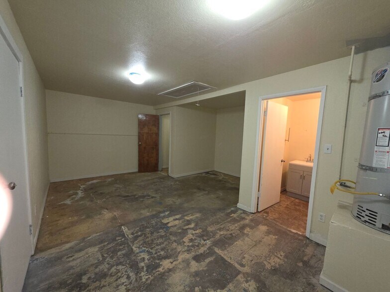 More Photos Of 1055 Industrial Way, Sparks Light Distribution For Lease