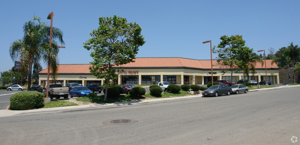 More Photos Of 603-619 Sycamore Ave, Vista Storefront For Lease