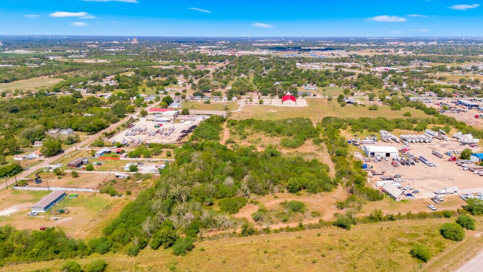 More Photos Of 2904 US Highway 59 Hwy, Victoria Land For Sale