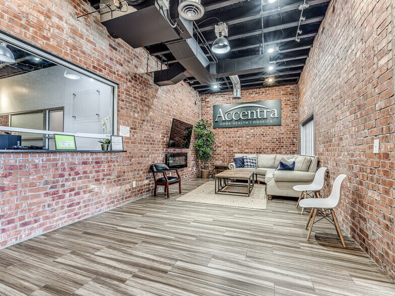 More Photos Of 2028 E Memorial, Edmond Office For Lease