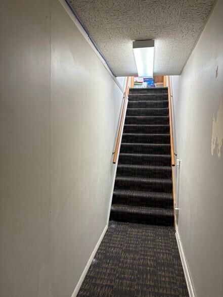 More Photos Of 2017 Sunset Blvd, Steubenville Office For Lease