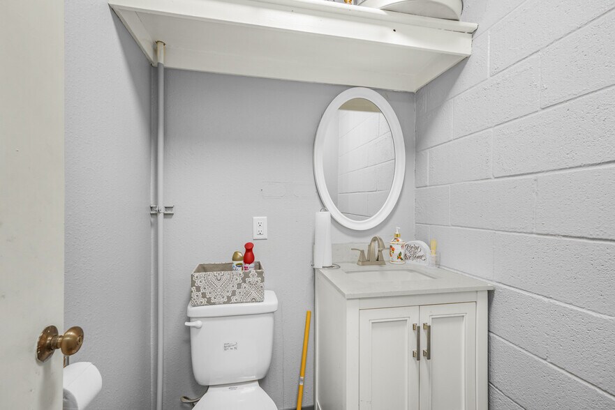 More Photos Of 118 Engle Ave, Molalla Storefront For Sale