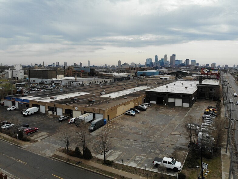 More Photos Of 2450-2560 N Washington Ave, Minneapolis Warehouse For Lease