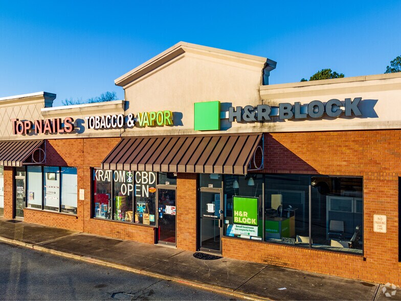 More Photos Of 120-164 N Lee St, Forsyth Unknown For Lease