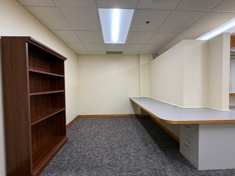 More Photos Of 33 Bartlett St, Lowell Medical For Lease