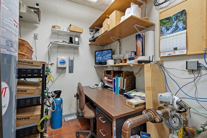 More Photos Of 1400 14th St NW, Austin Service Station For Sale