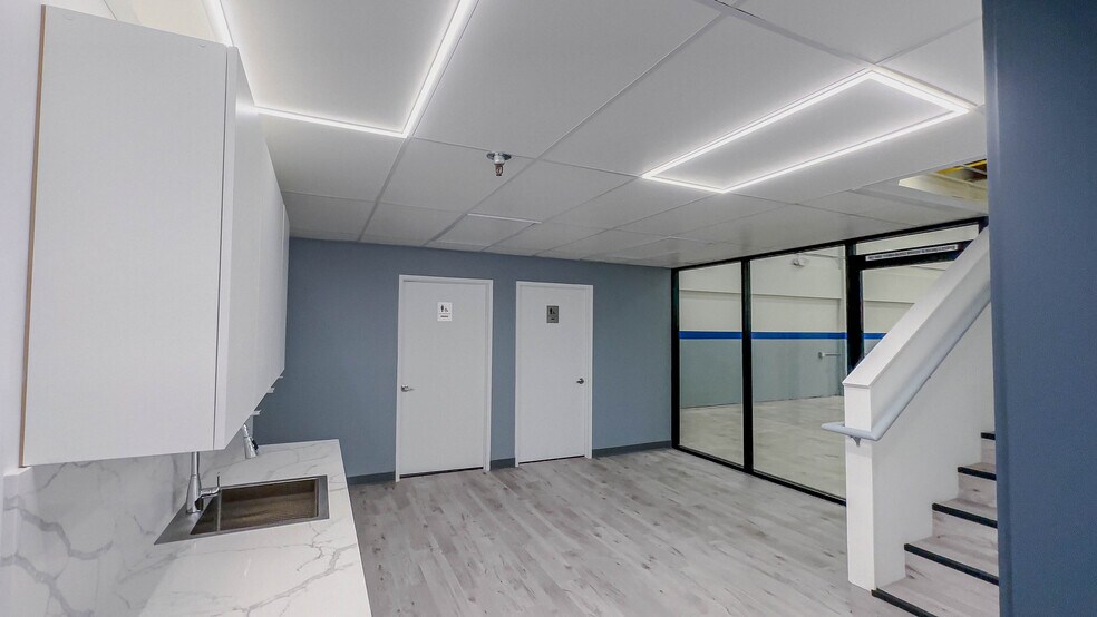 More Photos Of 340 Rancheros Dr, San Marcos Warehouse For Sale