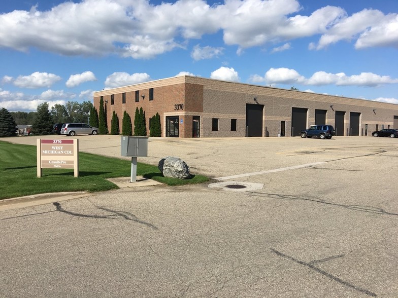 More Photos Of 3370 Busch Dr SW, Grandville Service For Sale