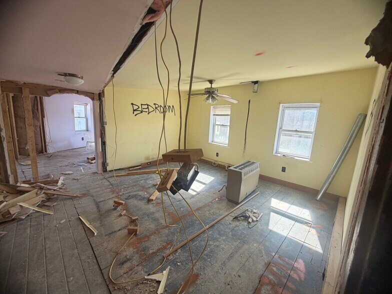 More Photos Of 501 Edgmont Ave, Chester Storefront Retail Residential For Sale