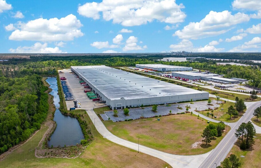 More Photos Of 311 International Trade Pky, Port Wentworth Warehouse For Lease