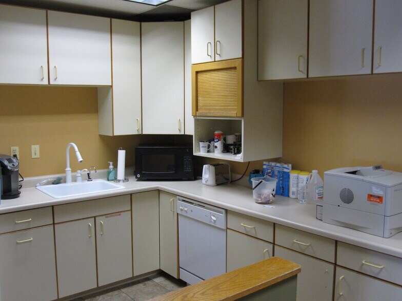 More Photos Of 10630 E Bethany Dr, Aurora Medical For Lease