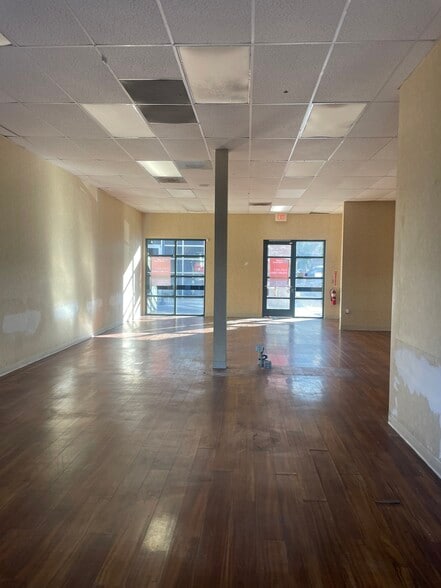 More Photos Of 3322-3390 E 7th St, Long Beach Unknown For Lease
