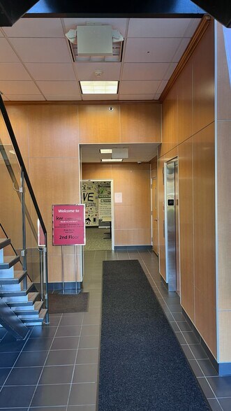 More Photos Of 409 E Marlton Pike, Cherry Hill Office For Lease