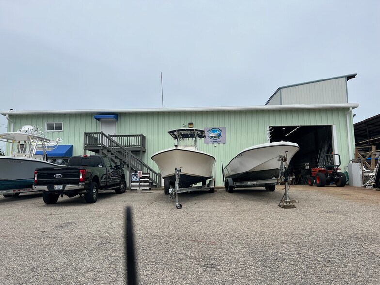More Photos Of 4330 Kecoughtan Rd, Hampton Showroom For Lease