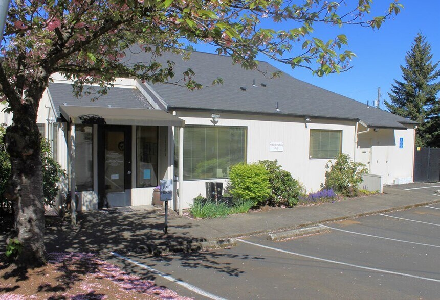 More Photos Of 10230 SW Capitol Hwy, Portland Medical For Sale