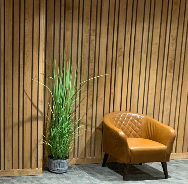 More Photos Of 555 S Perryville Rd, Rockford Office For Lease