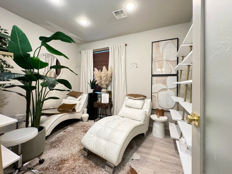 More Photos Of 542-544 N 5th Ave, Sequim Medical For Sale