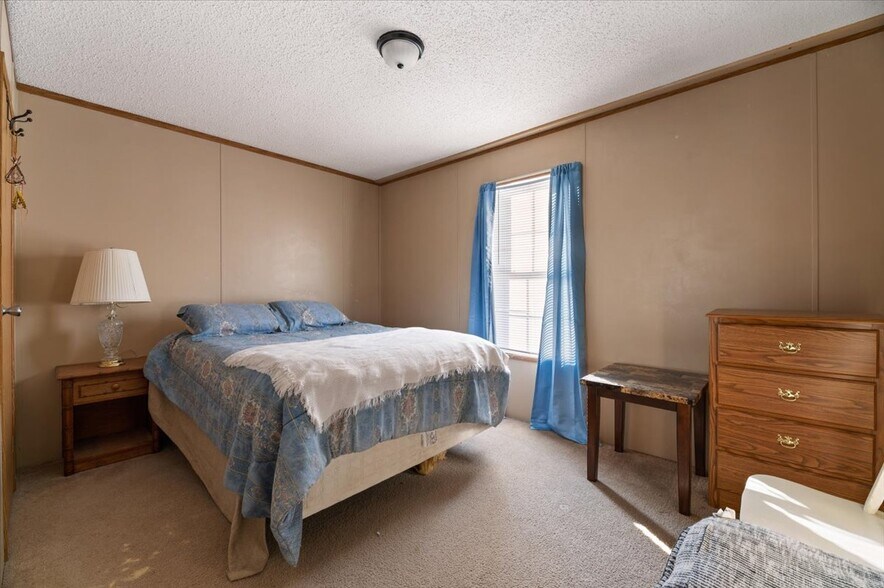 More Photos Of 17500 Hwy 34, Enning Storefront For Sale