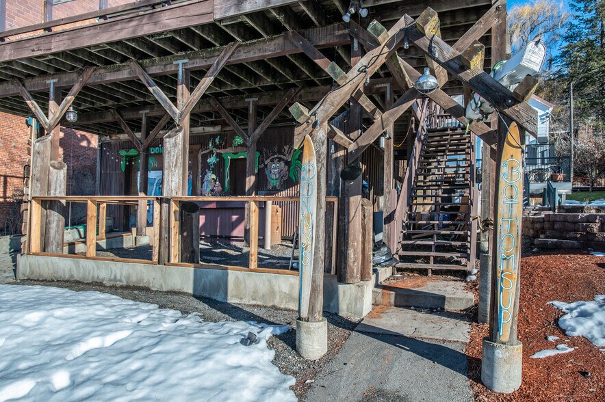 More Photos Of 204 S Coeur D Alene Ave, Harrison Restaurant For Sale