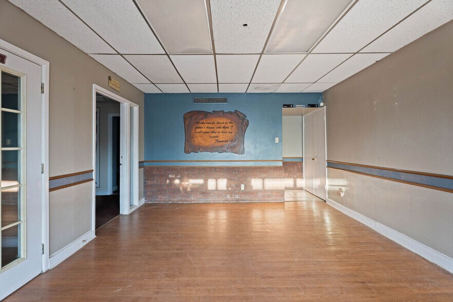 More Photos Of 2167 50th St, Lubbock Fast Food For Sale