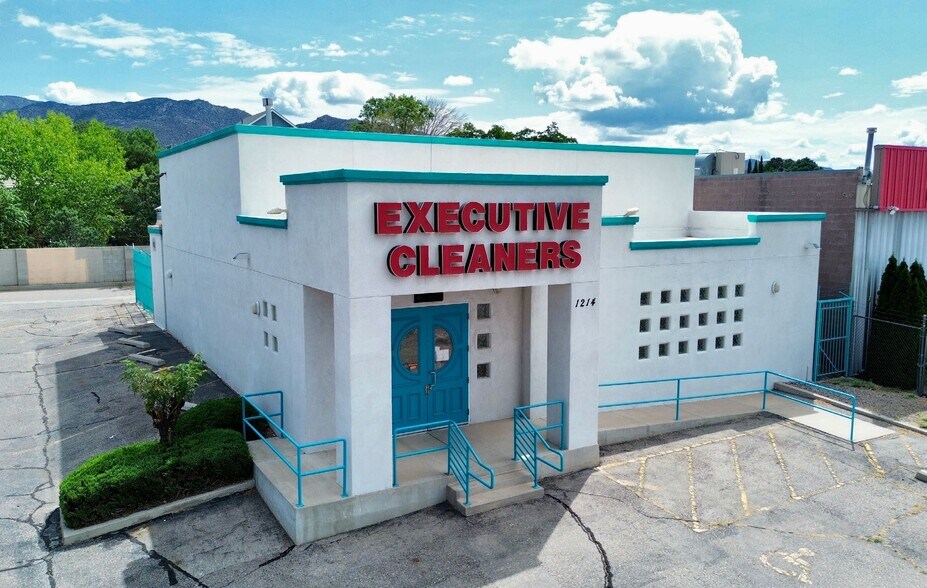 Primary Photo Of 1214 Juan Tabo Blvd NE, Albuquerque Storefront Retail Office For Sale