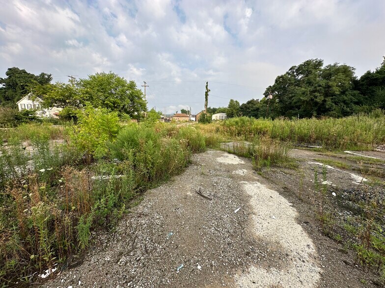 More Photos Of 1101 Railroad St, Monongahela Warehouse For Sale