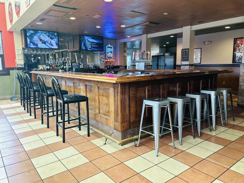 More Photos Of 200-208 W Fleming Dr, Morganton Unknown For Lease