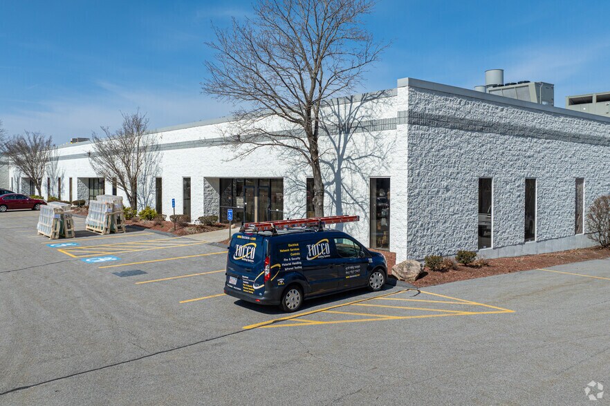 More Photos Of 35 Dunham Rd, Billerica Warehouse For Lease