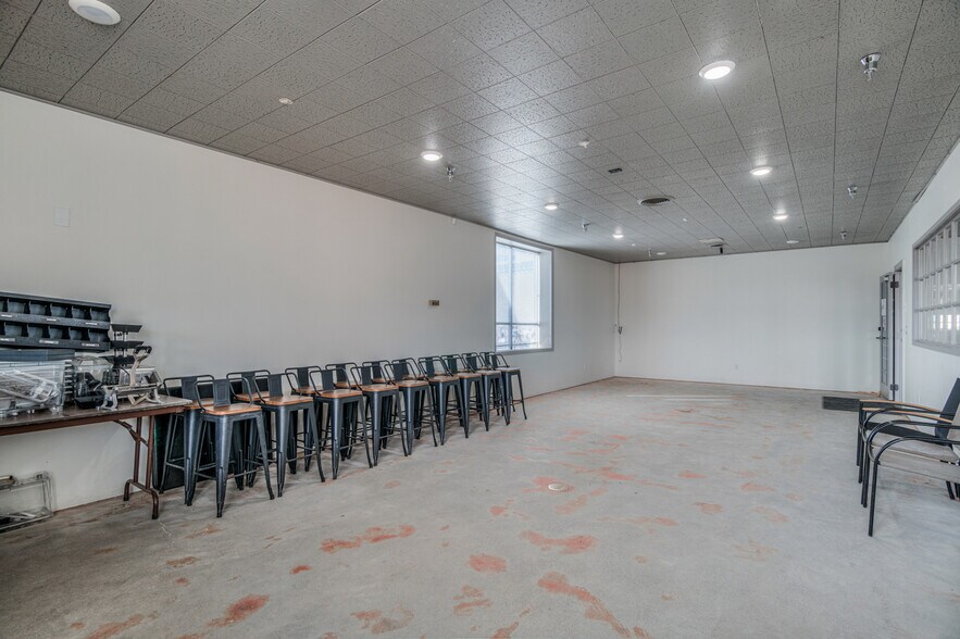 More Photos Of 420 N Main St, Prineville Restaurant For Lease