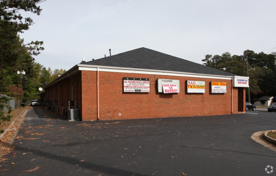 More Photos Of 414 N Hairston Rd, Stone Mountain Freestanding For Sale