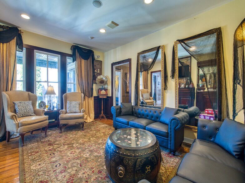 More Photos Of 553 W Main St, Sylva Restaurant For Lease