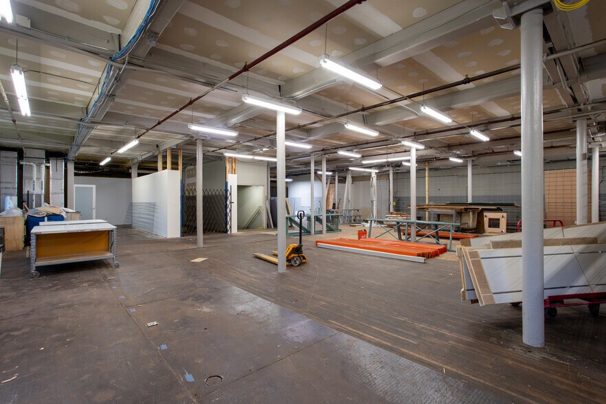 More Photos Of 125 Pecks Rd, Pittsfield Warehouse For Sale