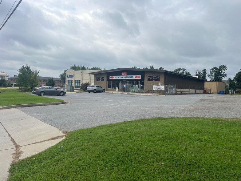 More Photos Of 9005 Woodyard Rd, Clinton Freestanding For Lease