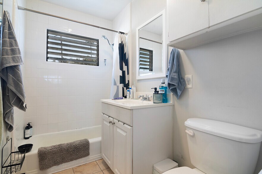 More Photos Of , Los Angeles Multifamily For Sale