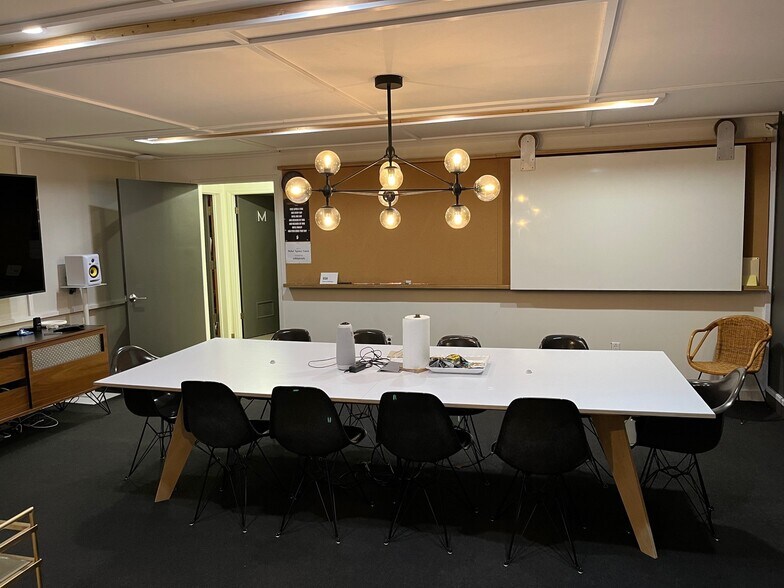 More Photos Of 4611 11th Ave NW, Seattle Warehouse For Lease