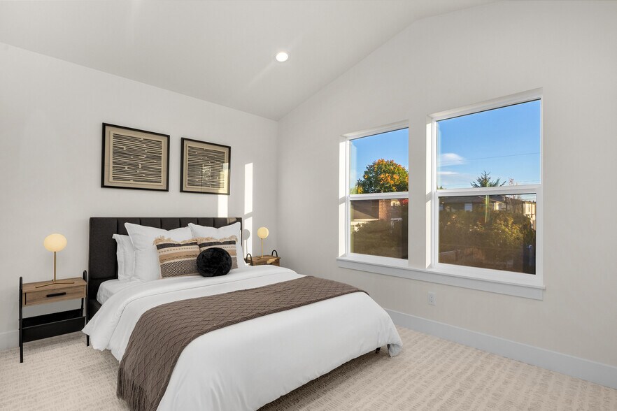 More Photos Of 636 11th Ave, Kirkland Apartments For Sale