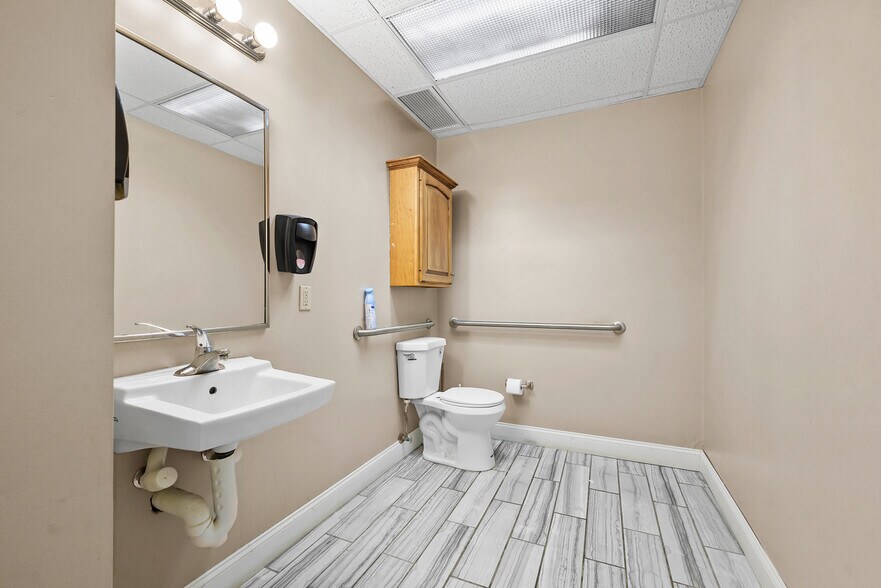 More Photos Of 11 Mayview Rd, Bridgeville Office For Sale