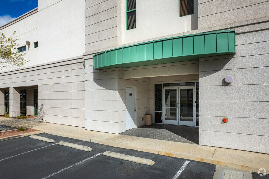 More Photos Of 2500 W Sahara Ave, Las Vegas Office For Lease