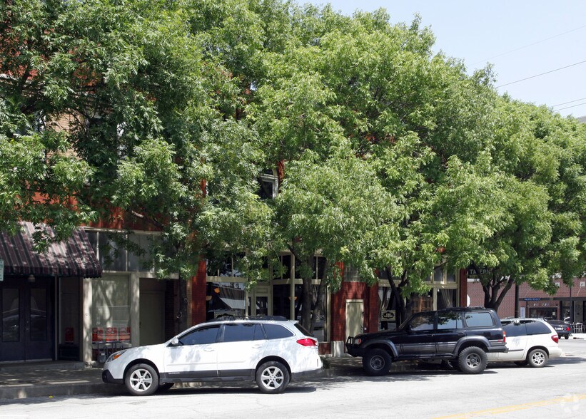 More Photos Of 201-203 N Main St, Tulsa Storefront Retail Office For Lease