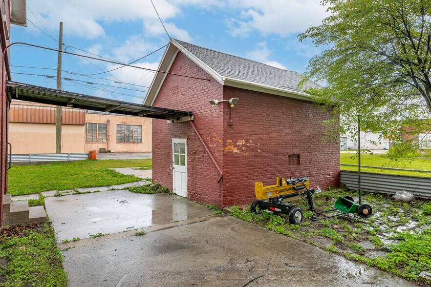 More Photos Of 405 E Spring St, Saint Marys Office Residential For Sale